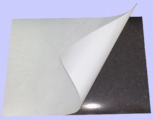 Магнитный винил с клеем 0,7x0,62x20